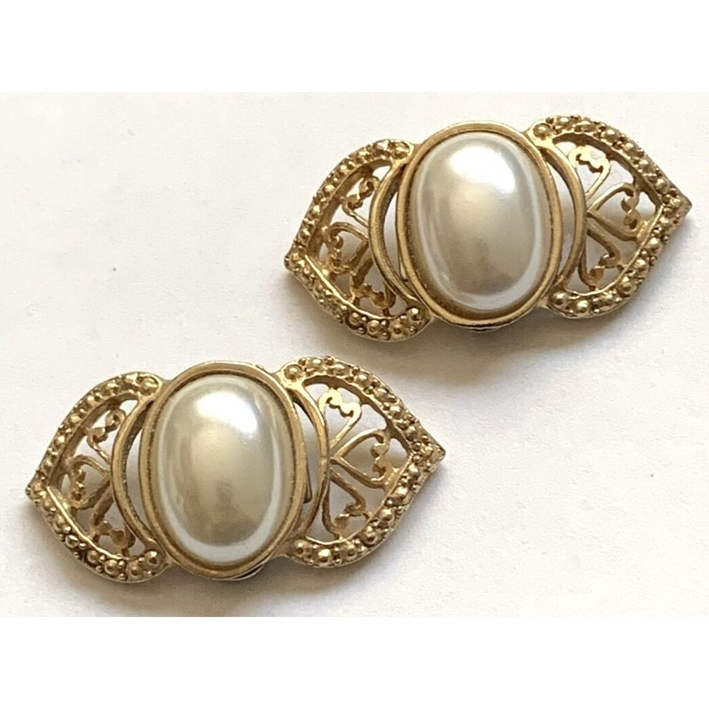 Vintage Pair Signed S.G. D'OR Shoe Clips Gold Tone Faux Bead Heart Design NICE!